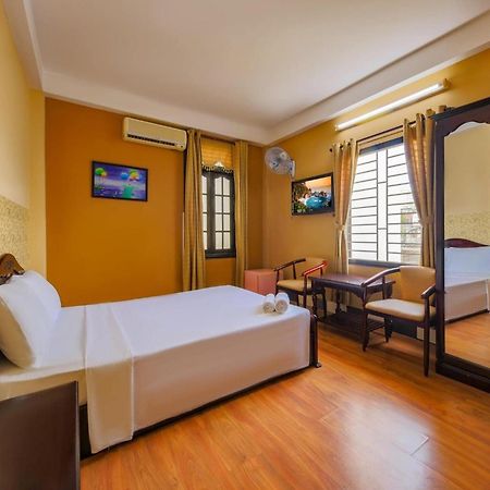 Ponys Hotel Nha Trang Esterno foto