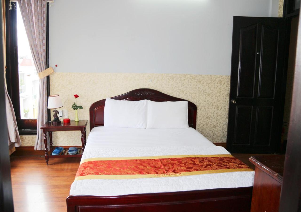 Ponys Hotel Nha Trang Esterno foto