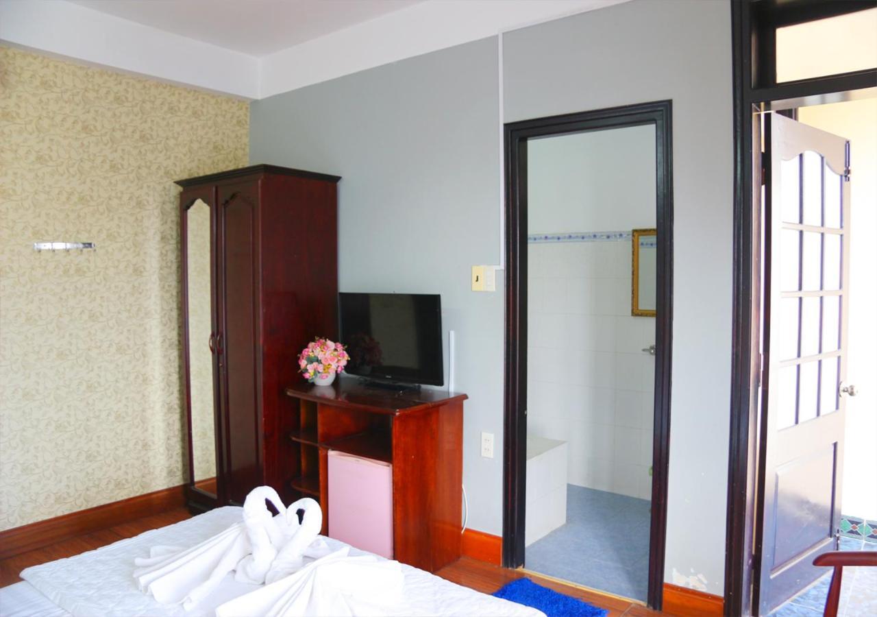 Ponys Hotel Nha Trang Esterno foto