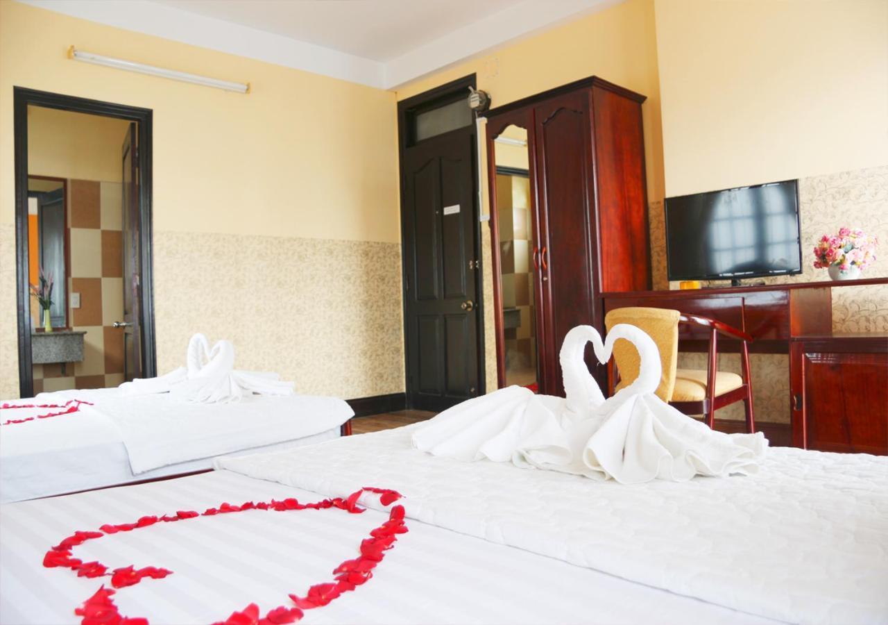 Ponys Hotel Nha Trang Esterno foto