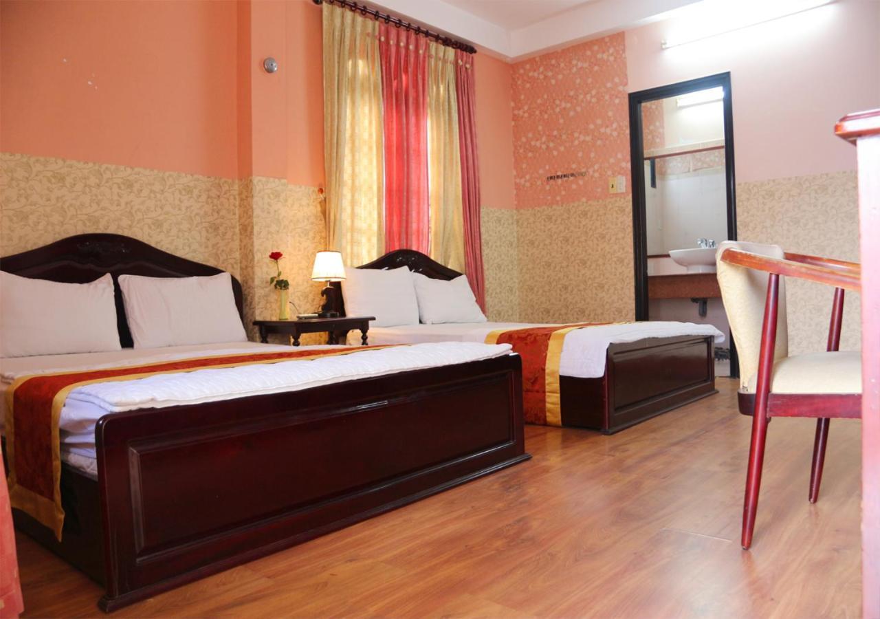 Ponys Hotel Nha Trang Esterno foto