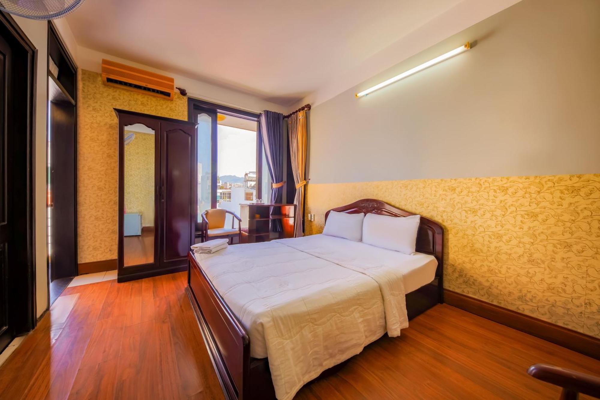 Ponys Hotel Nha Trang Esterno foto