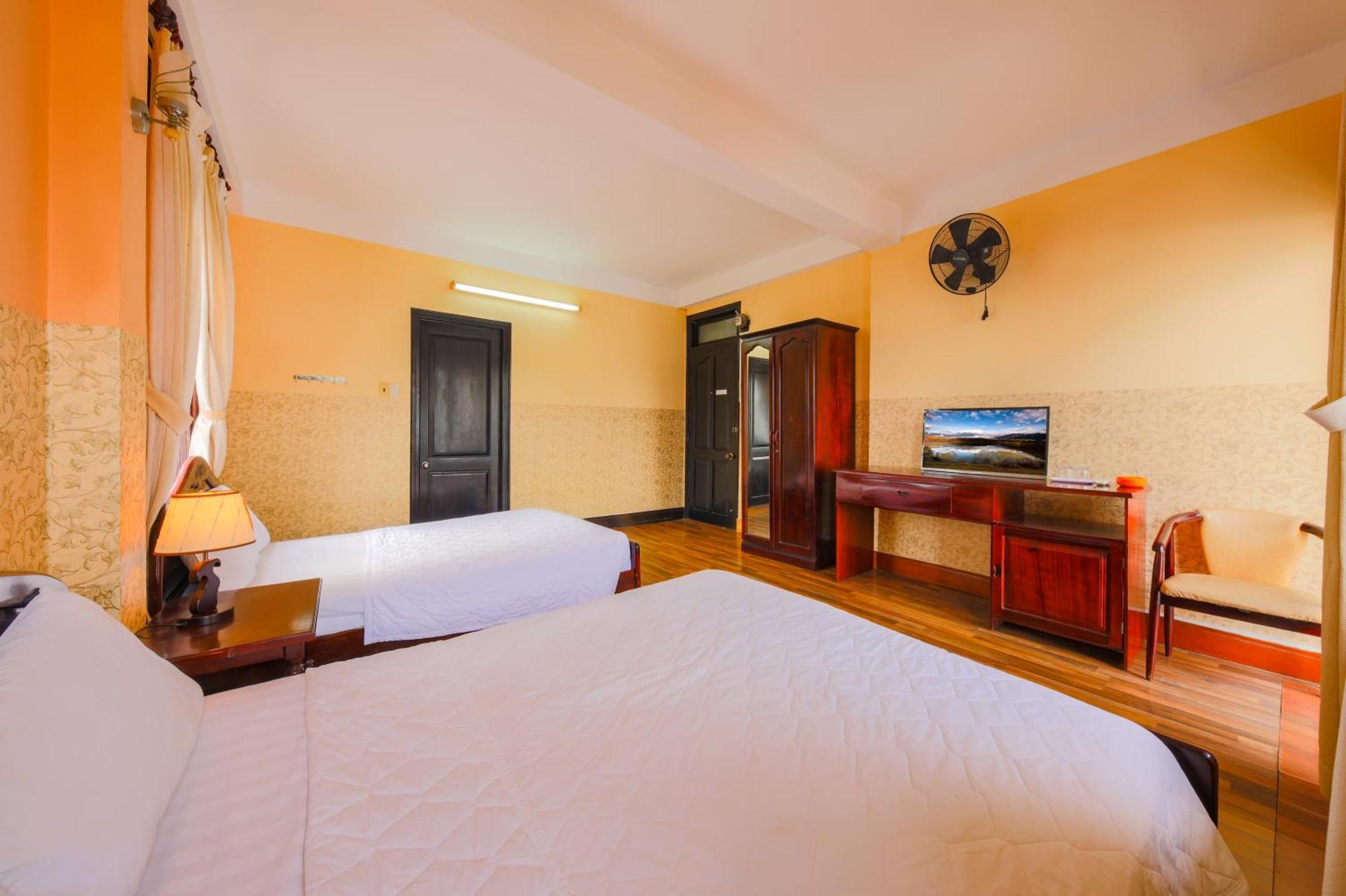Ponys Hotel Nha Trang Esterno foto
