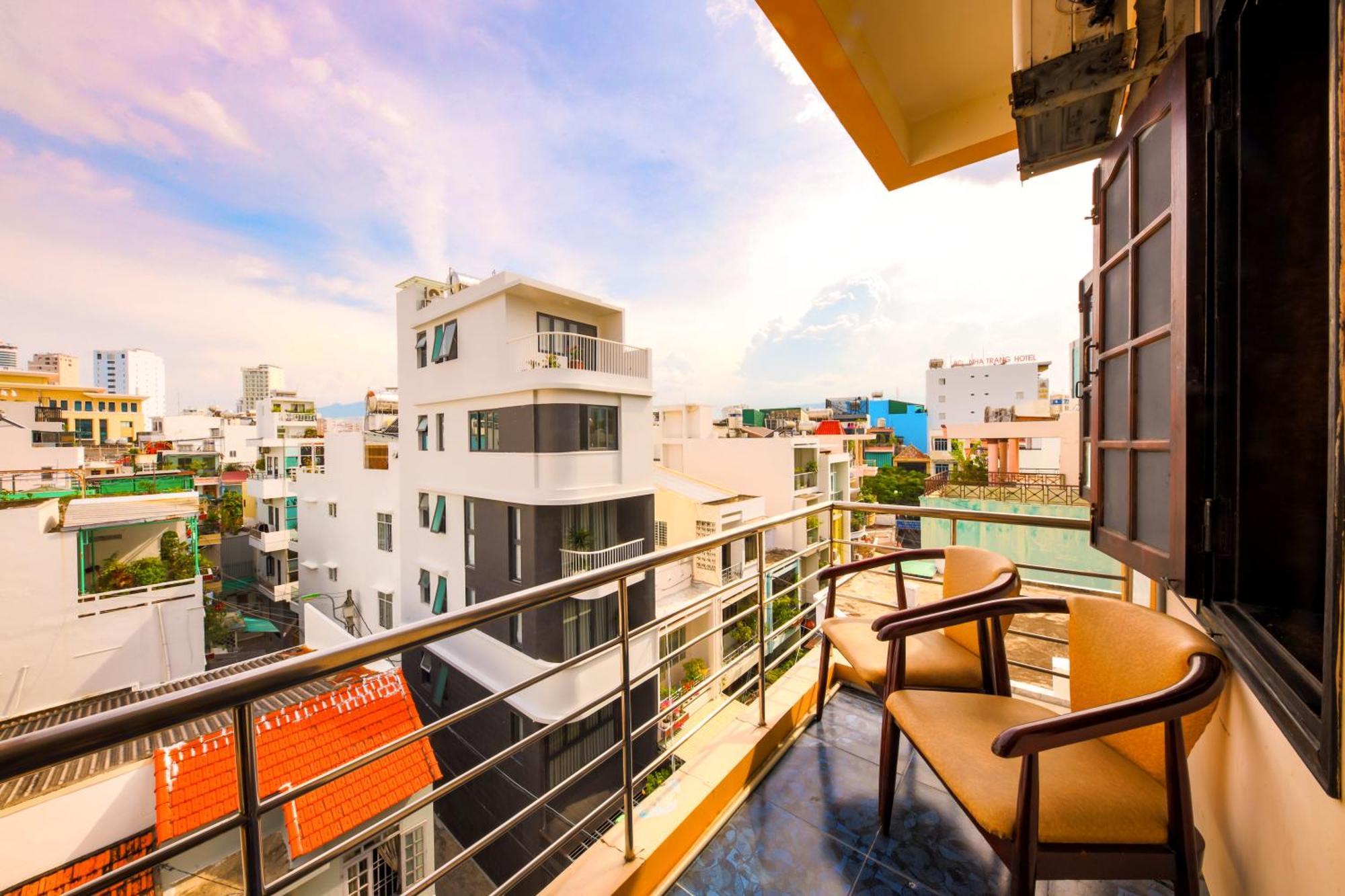 Ponys Hotel Nha Trang Esterno foto