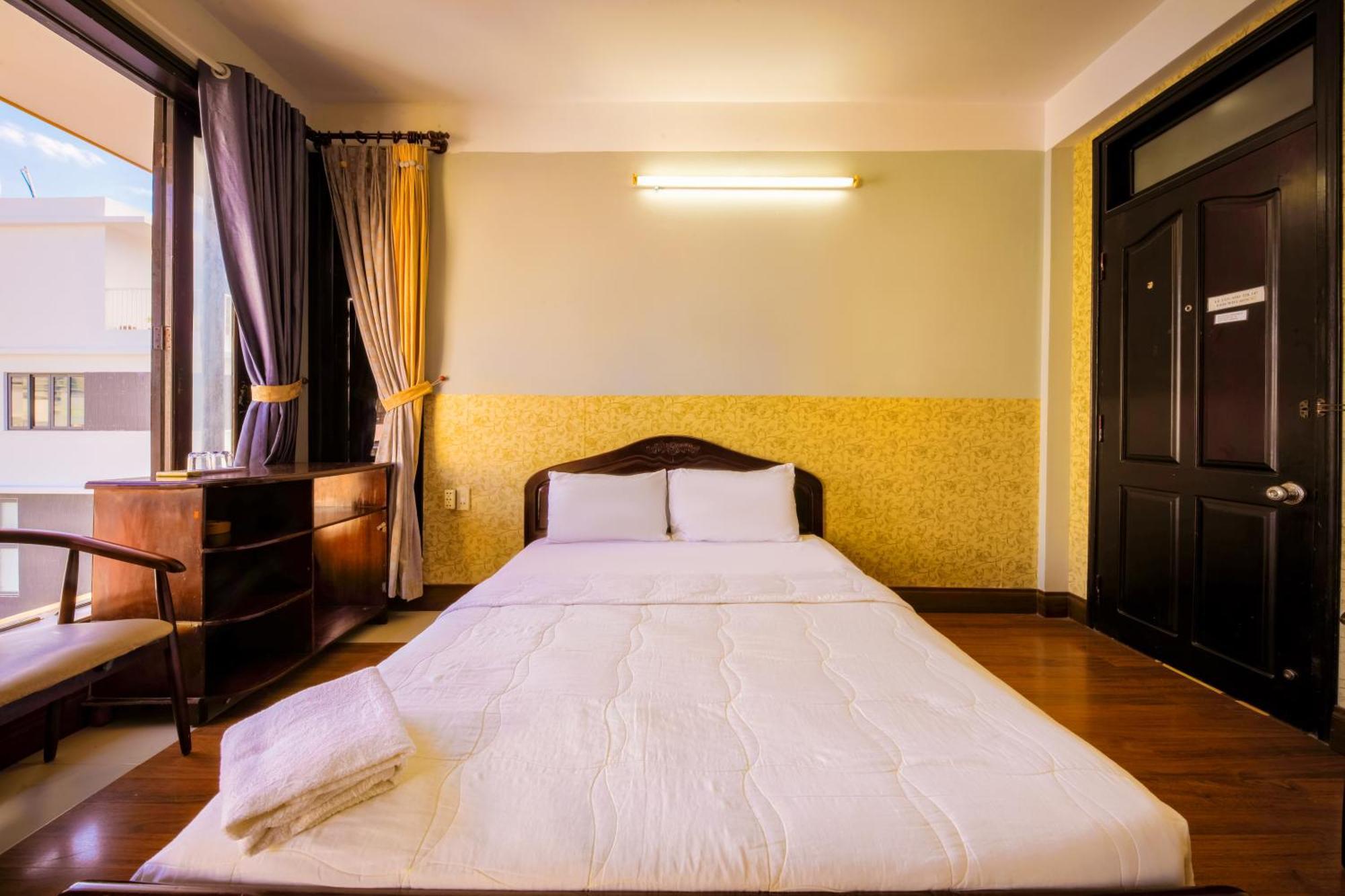Ponys Hotel Nha Trang Esterno foto
