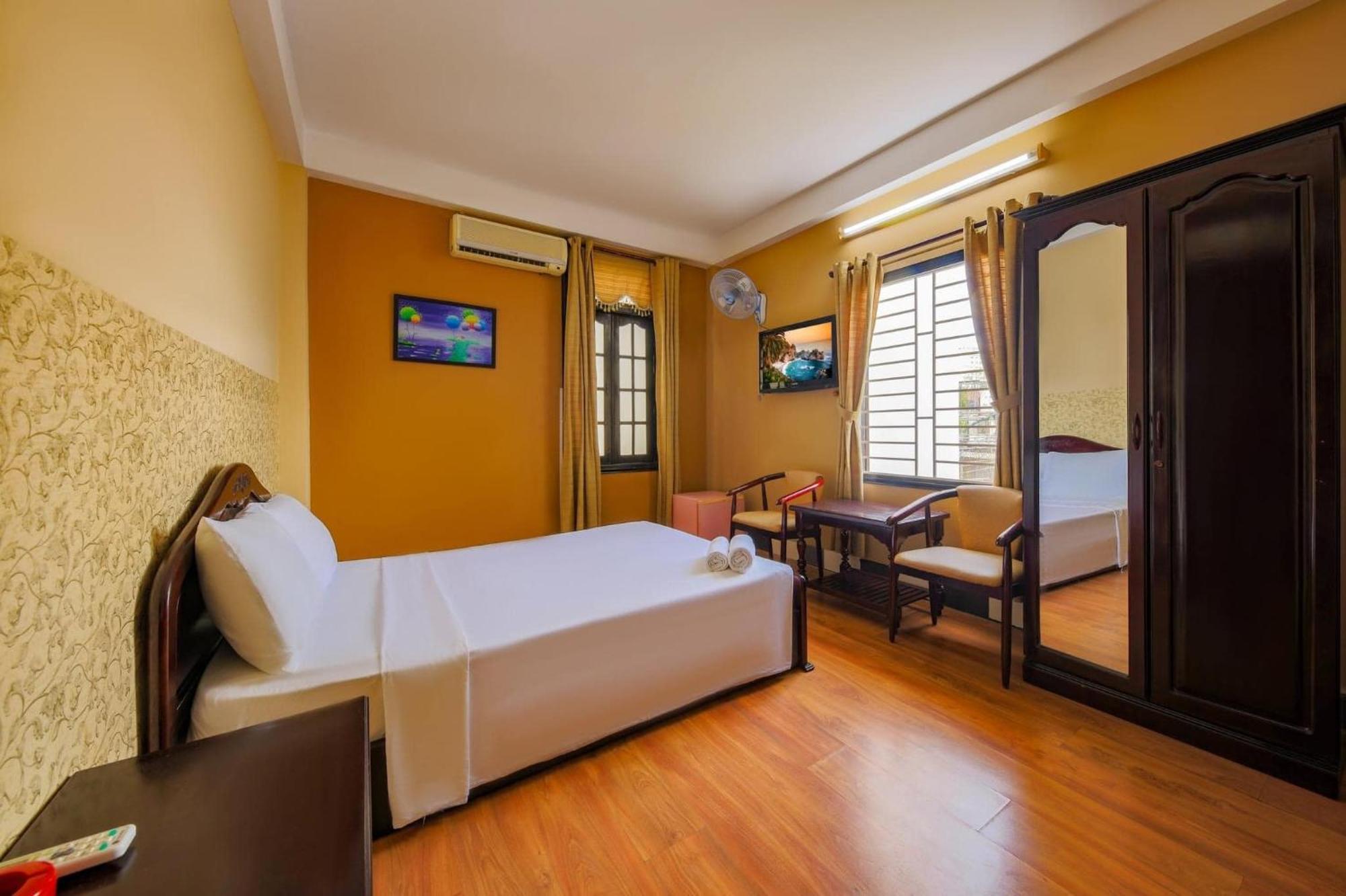 Ponys Hotel Nha Trang Esterno foto