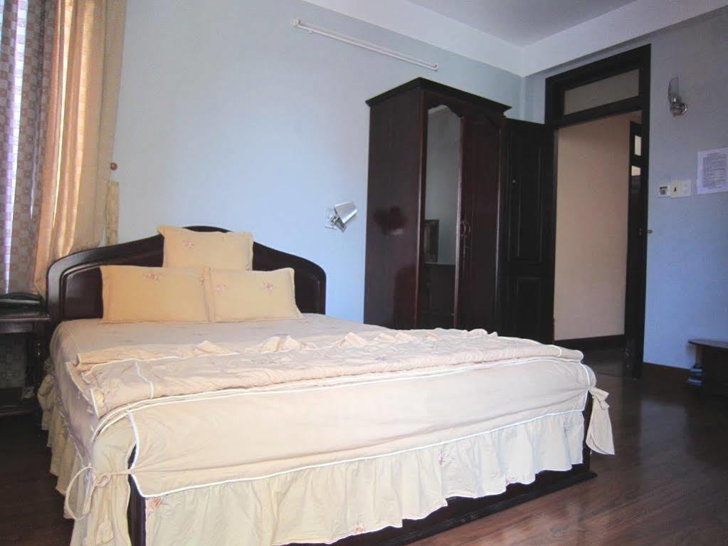 Ponys Hotel Nha Trang Esterno foto