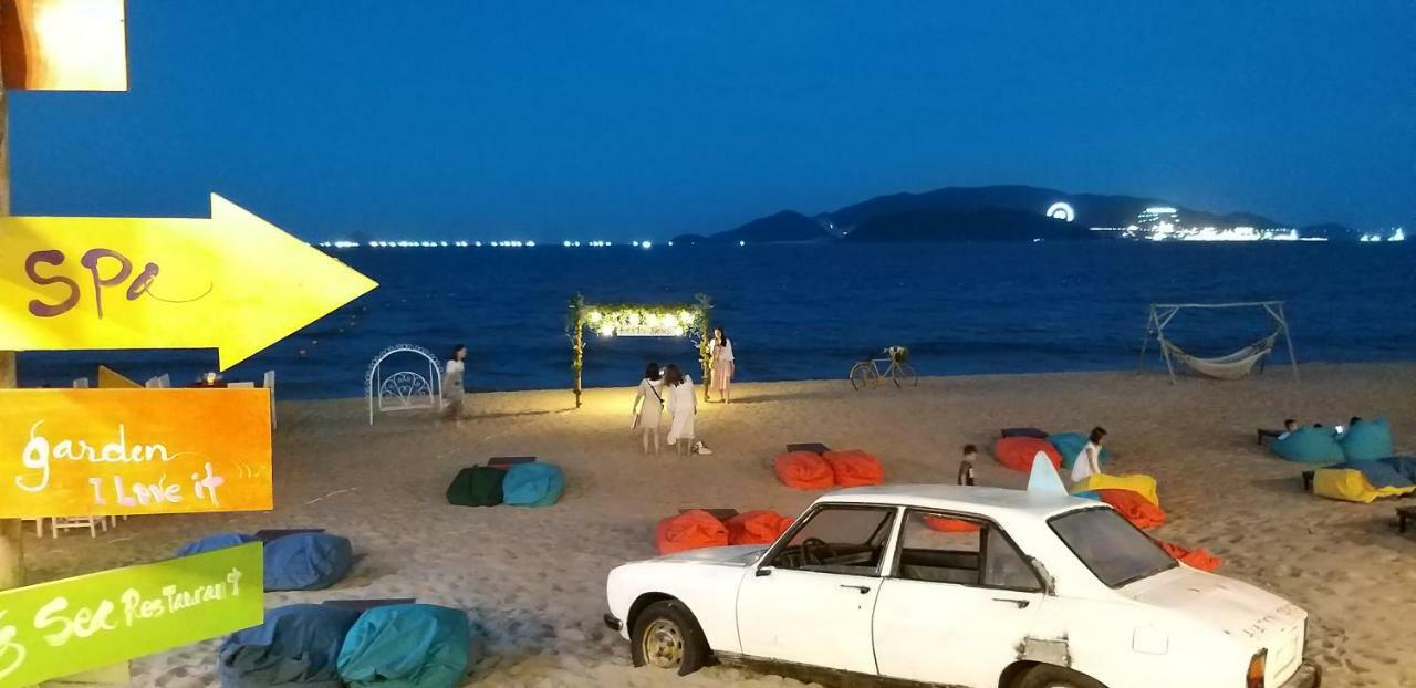 Ponys Hotel Nha Trang Esterno foto