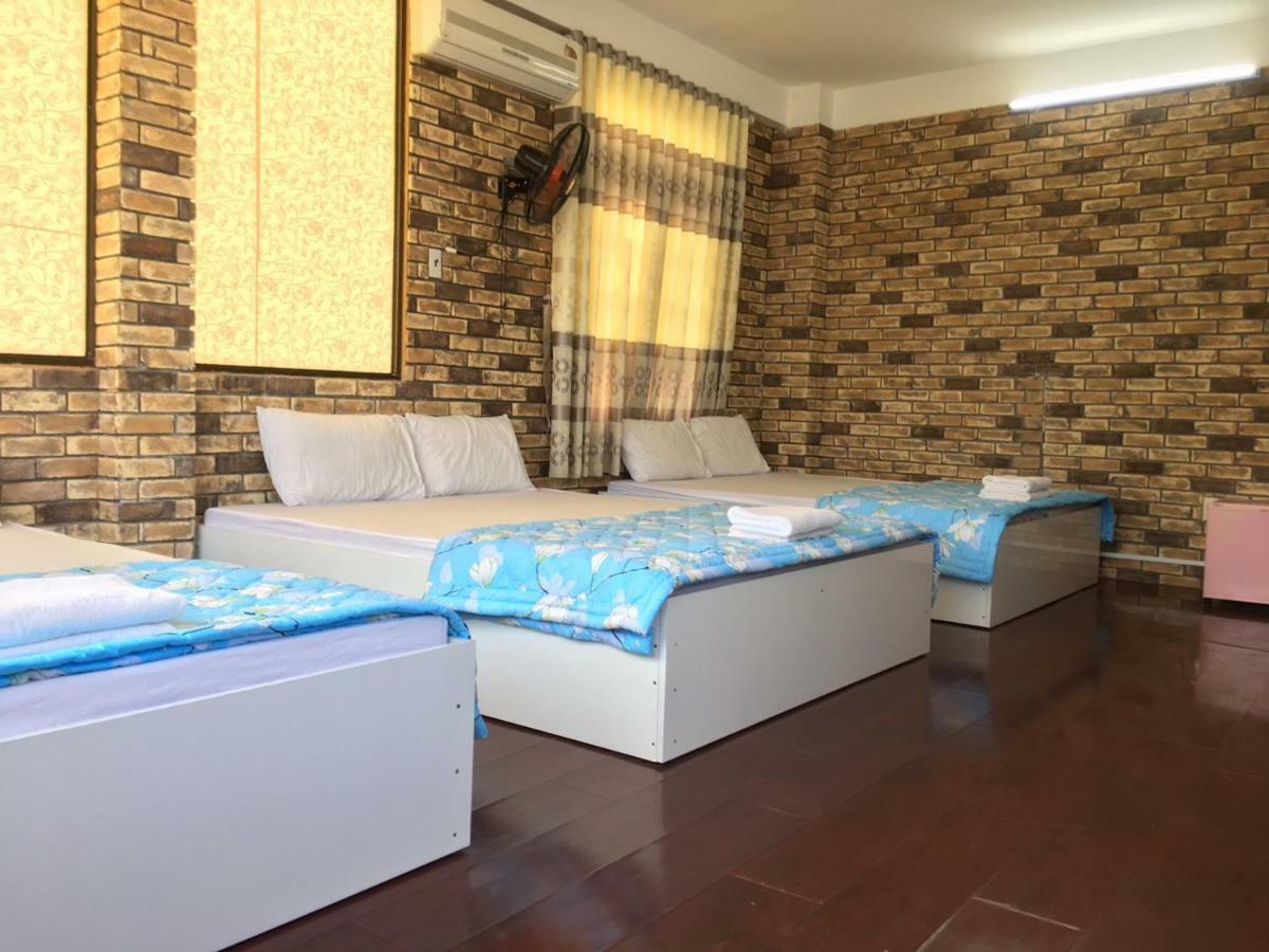 Ponys Hotel Nha Trang Esterno foto
