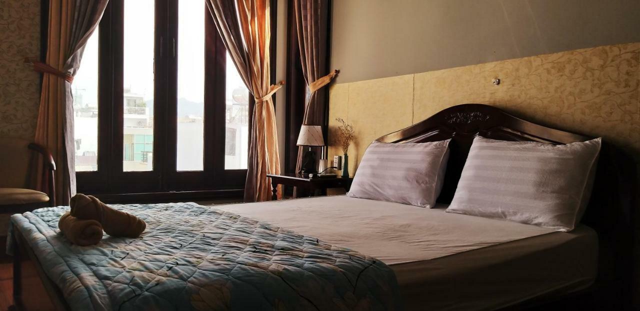 Ponys Hotel Nha Trang Esterno foto