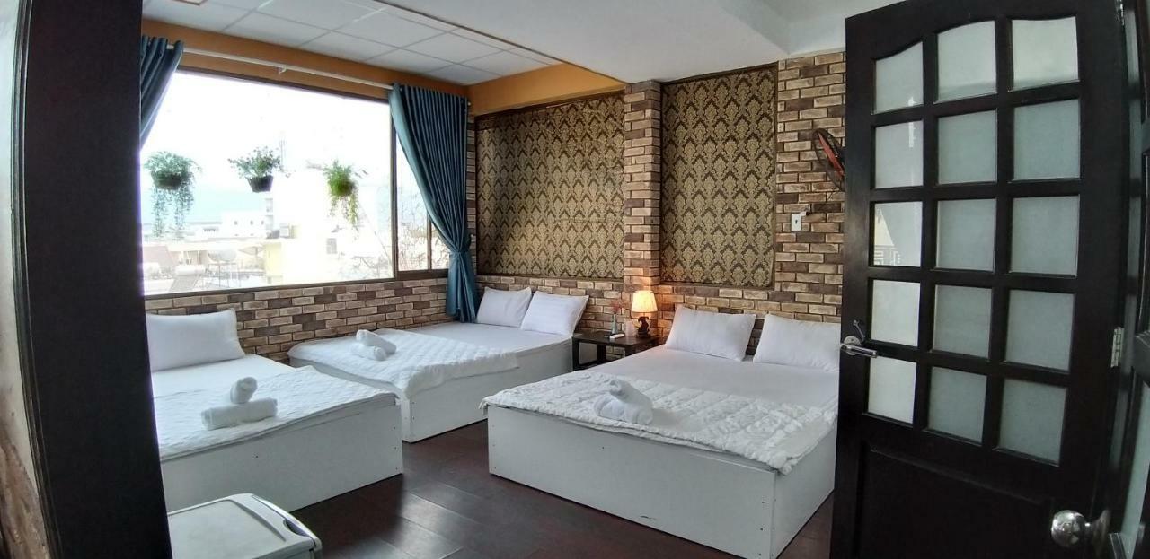 Ponys Hotel Nha Trang Esterno foto