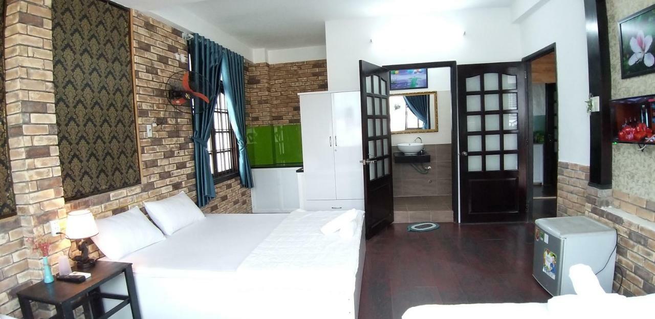 Ponys Hotel Nha Trang Esterno foto
